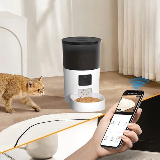 distributeur de croquettes pour chat connecté à votre smartphone