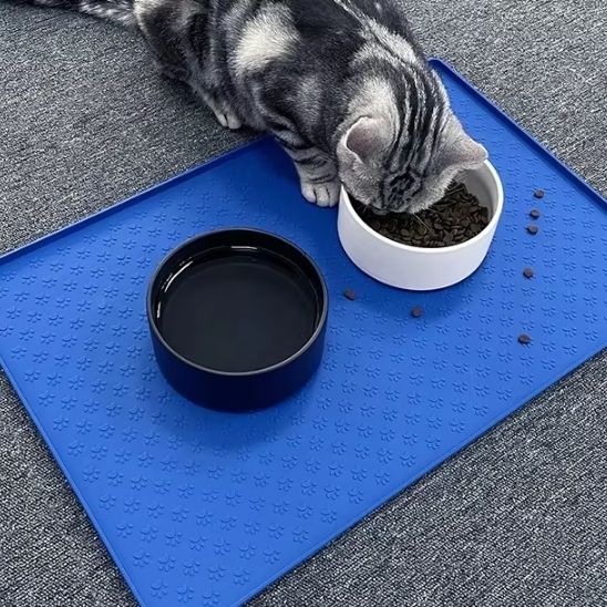 tapis gamelle chat bleu imperméable