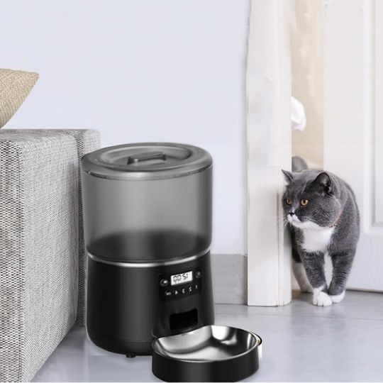 distributeur croquettes chat automatique noir
