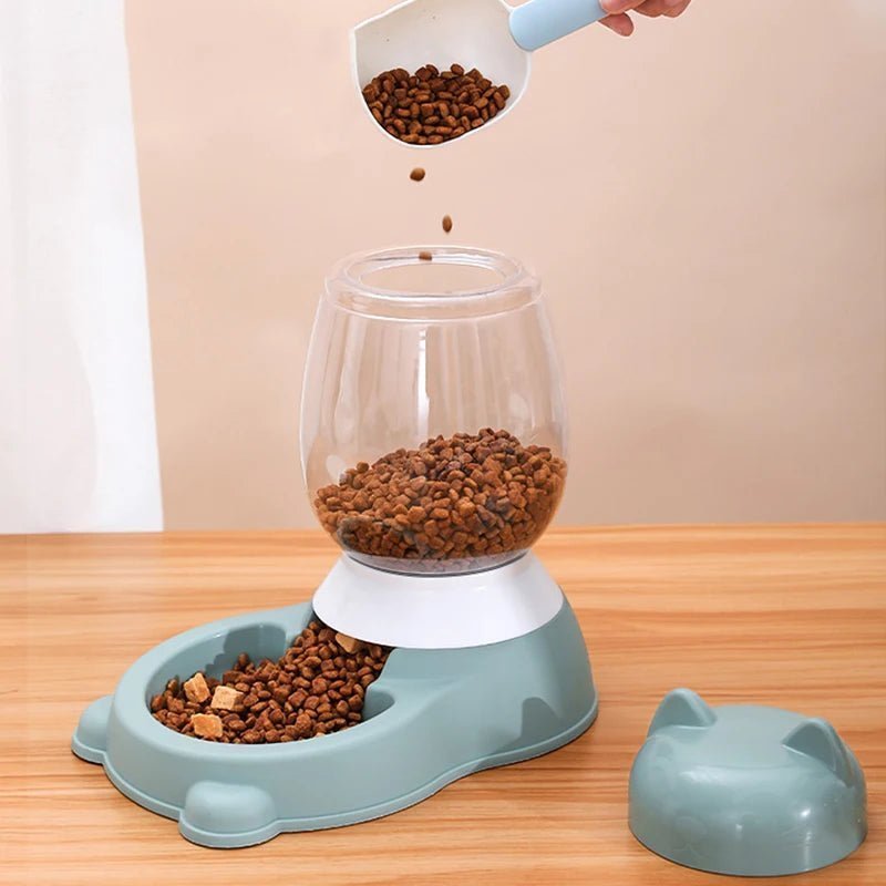 distributeur de croquettes pour chat plastique vert
