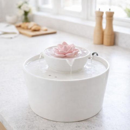 fontaine à eau pour chat céramique fleur lotus blanche design silencieuse