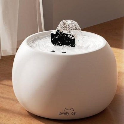 Fontaine à eau pour chat céramique design élégant dans un intérieur moderne