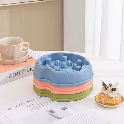 Gamelles anti-glouton pour chat empilées en plusieurs coloris
