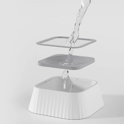 Gamelle eau pour chat pensée pour limiter les éclaboussures