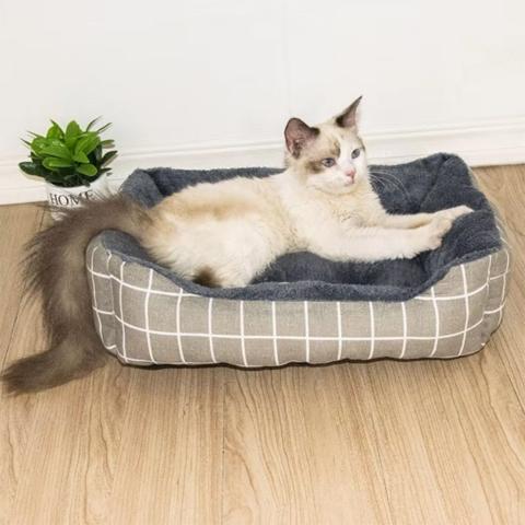 Panier chat doux rêves lit ergonomique confortable carreaux